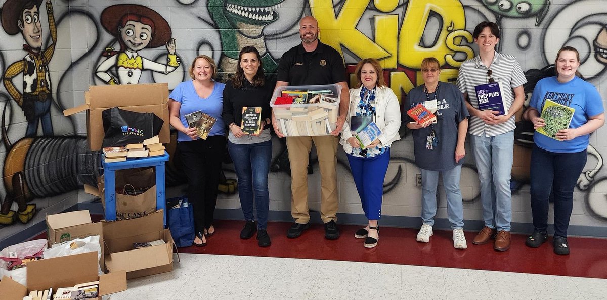 In collaboration with @KyWesleyan students and @RiverValleyAA we raised over 500 books for the Daviess County Detention Center library launch 🚀 📚 Grateful for these amazing people and their servant hearts 💕 and to all those who donated. Thank you!