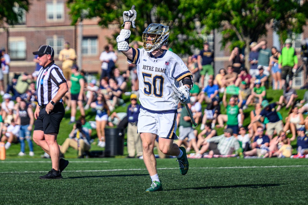 3️⃣0️⃣-3️⃣0️⃣ Club On Sunday Chris Kavanagh joined his brother Matt as the only 2 players in program history with 30 goals and 30 assists in a single season. #GoIrish☘️