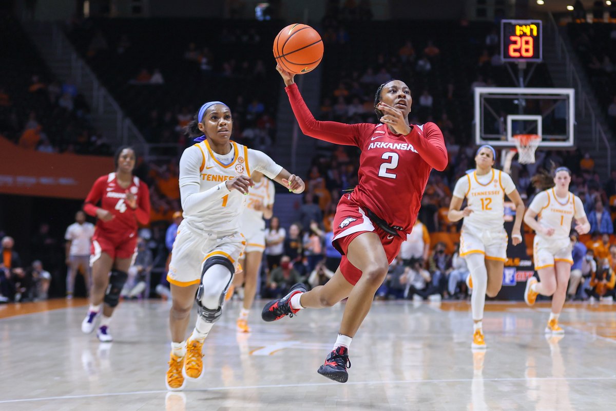 Highlights of the Lady Vols' SEC slate next year: - 2 matches with LSU - Hosting defending champion South Carolina - Traveling to face Kenny Brooks' new-look Kentucky - Samara Spencer returning to Arkansas ➡️ Tennessee.rivals.com/news/lady-vols…