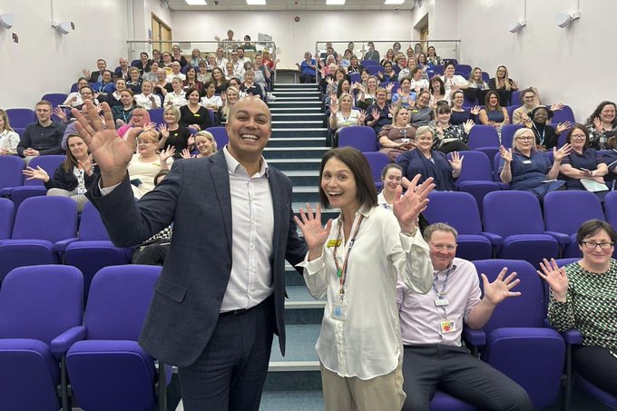 Huge respect to everyone who refused the photographer's request to do "jazz hands" for the camera.