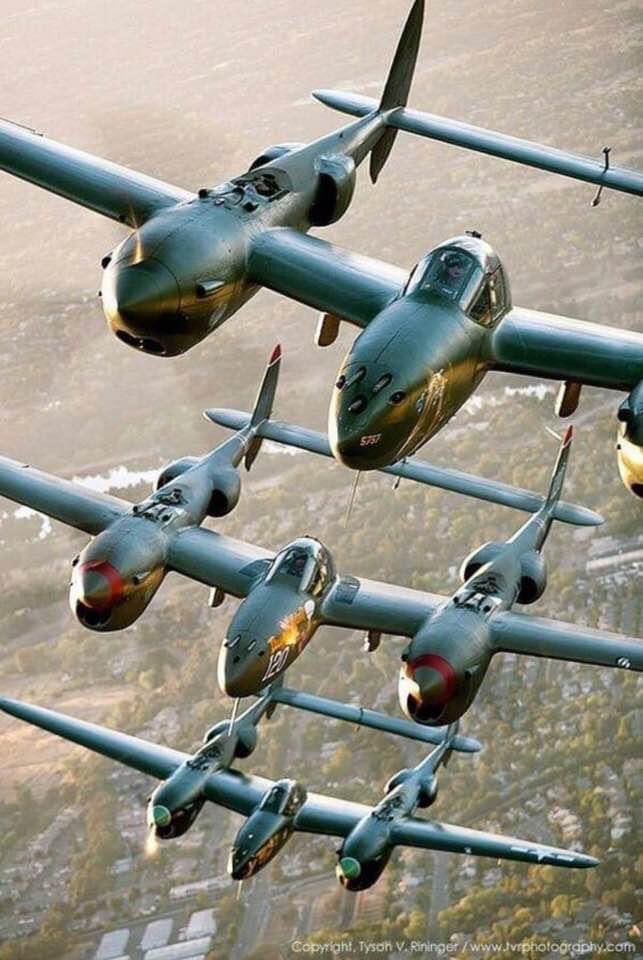 P 38 Lightnings