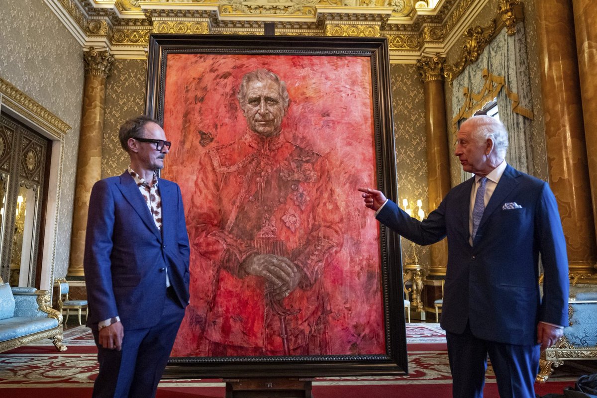 Buckinghamský palác zverejnil prvý oficiálny portrét Karola III. od jeho minuloročnej korunovácie. Namaľoval ho 53-ročný výtvarník Jonathan Yeo.

Ja teda neviem, ale je to rytier apokalypsy? Či čo to je? 🤔