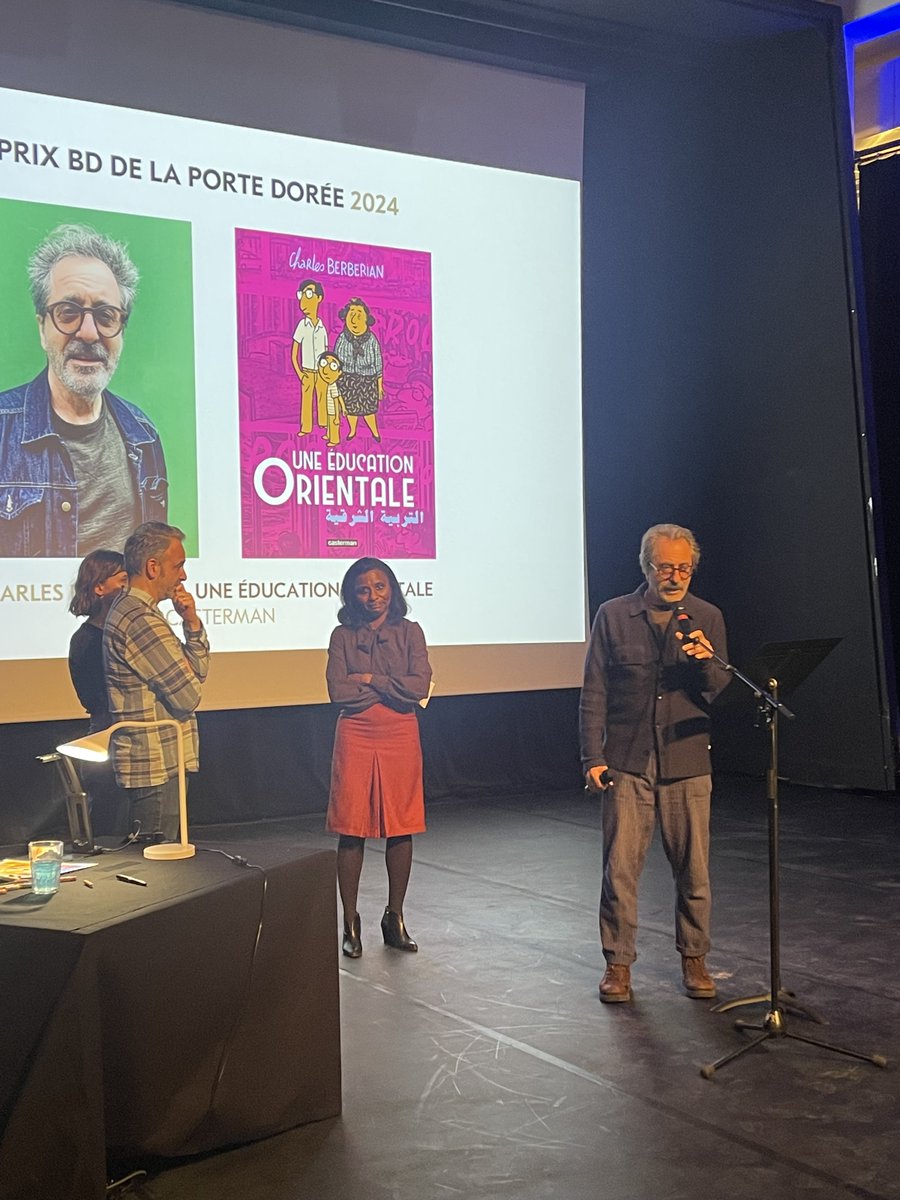 Palais de la Porte Dorée tweet media