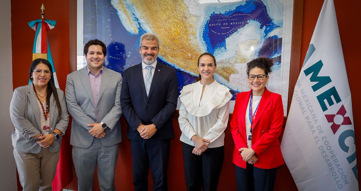 El director de la oficina de la #OIT en México @pedroamerico13 se reunió con @AMEXCID para fortalecer los lazos con otras agencias en el país y promover las acciones nacionales y las buenas prácticas en materia laboral a través de la cooperación sur-sur en América latina.