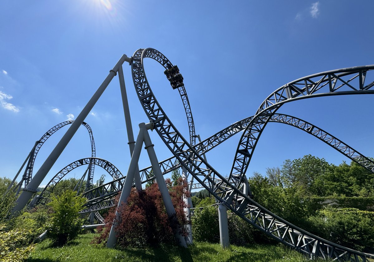 We visited Tripsdrill a nice little theme park in Germany with more than 29 unique attractions including 6 coasters. It’s also Germany’s oldest theme park. Located near Stuttgart. Admission 42.50 🇩🇪🎢