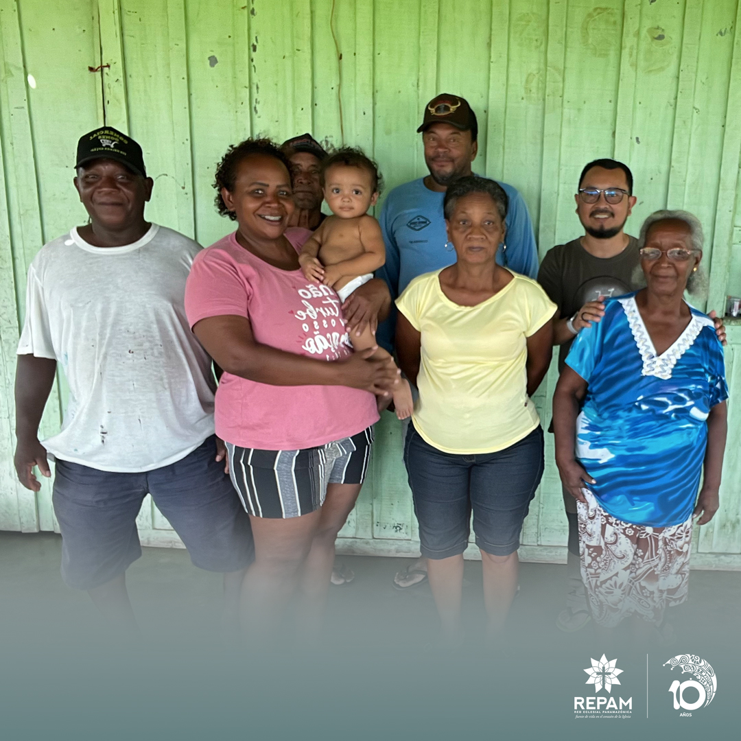 repam_amazonia's tweet image. 🙌 “No basta reiterar el valor y la importancia de la doctrina, si no nos convertimos en guardianes de la belleza de la familia y cuidamos con compasión su fragilidad y sus heridas” (Papa Francisco).

.
.
.
.
#familias #REPAM #PapaFrancisco #ONU #REPAM10AÑOS