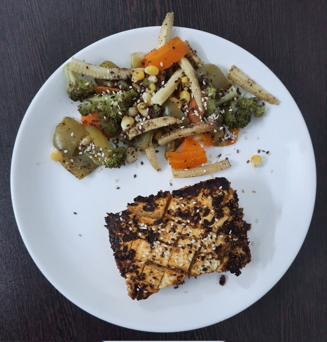 Paneer Steak With Veggies For a Meal 🍽  
#Diet #NutrientRich #HealthyChoices #FoodBlogger #Fitness #Dinner #Protein #BeingHealthy #Vegetarian