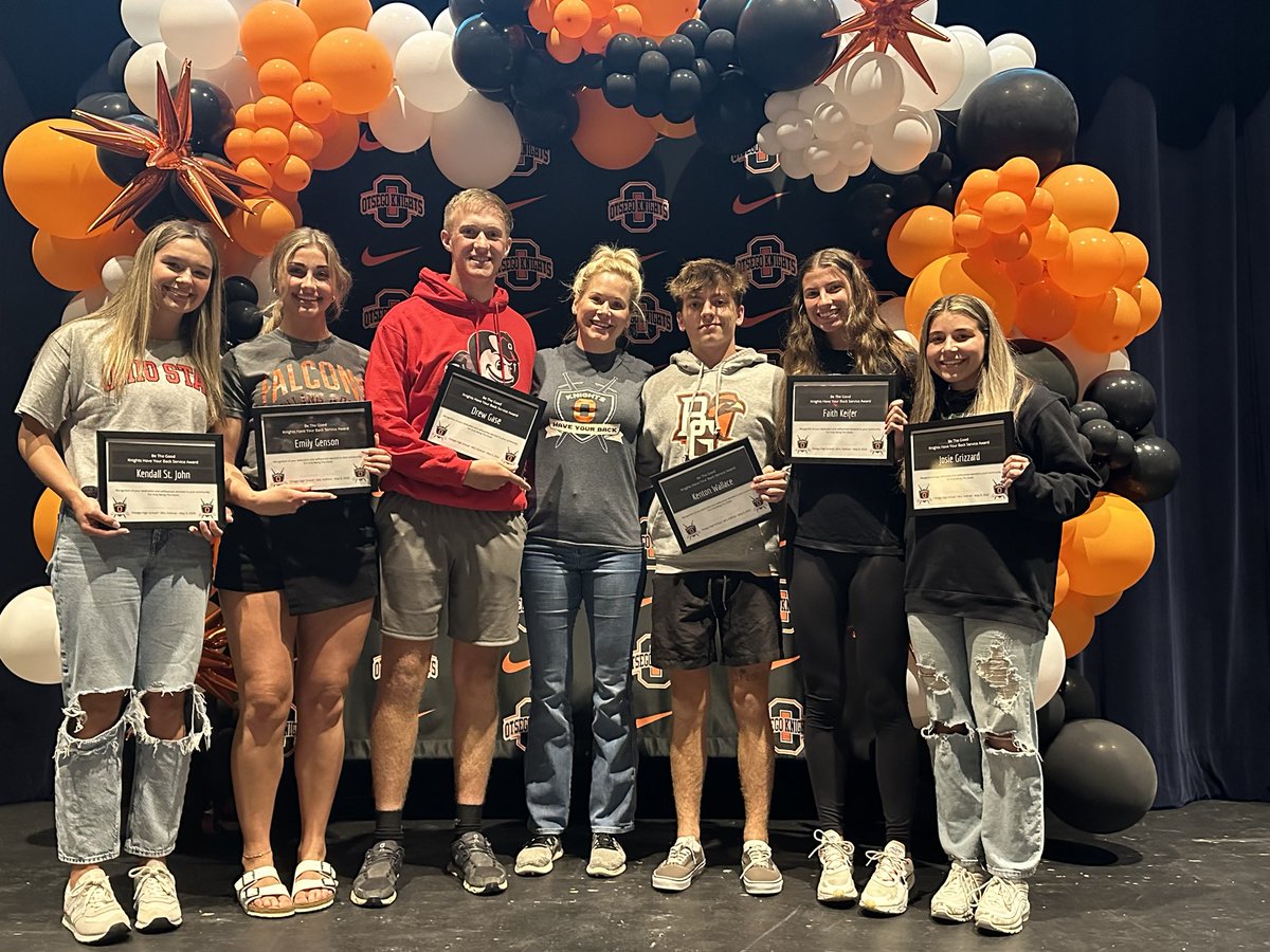 I present to you, this years #BeTheGood award winners! Go out into the world and achieve your goals, and then turn around and help the people behind you. #KnightsHaveYourBack #ForeverAKnight #OtsegoKnights #MrsVollmar #2TextsYear