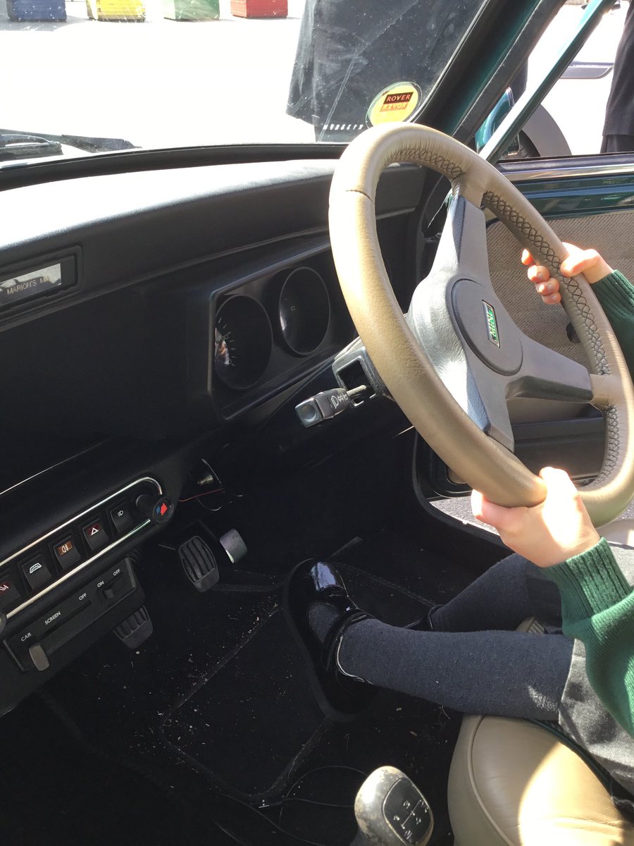 Year 1 have been ‘History Detectives’, comparing old and new cars.  Children compared this beautiful vintage mini car with a staff member’s newer model mini. Afterwards, the children drew pictures of the cars and labelled some of the features that make them unique. #ks1history