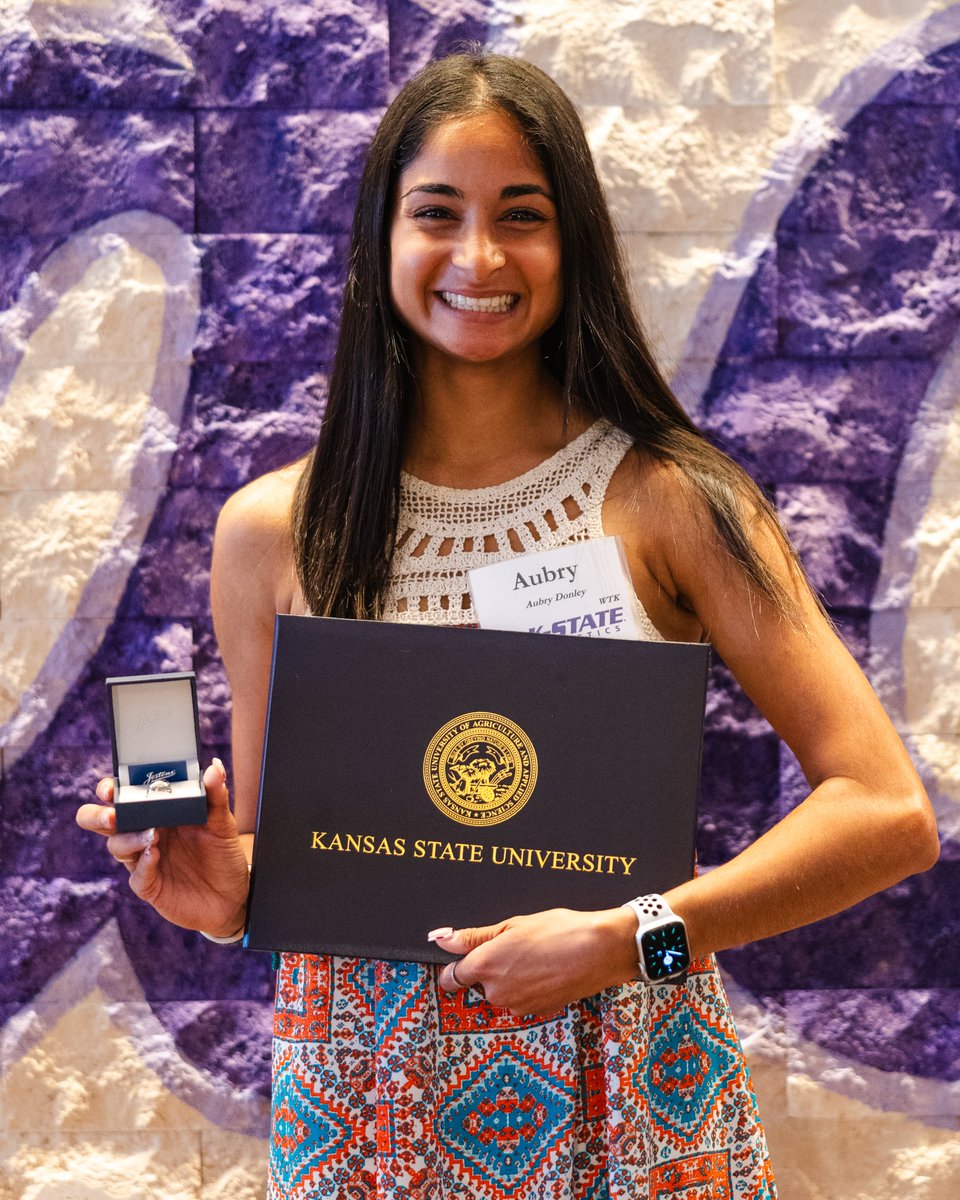 A round of applause for the graduates 🎓👏

<a href="/cailan_steward/">Cailan</a> &amp; <a href="/aubry_donley/">Aubry Donley</a> 

#KStateTFXC x <a href="/KState/">K-State</a>