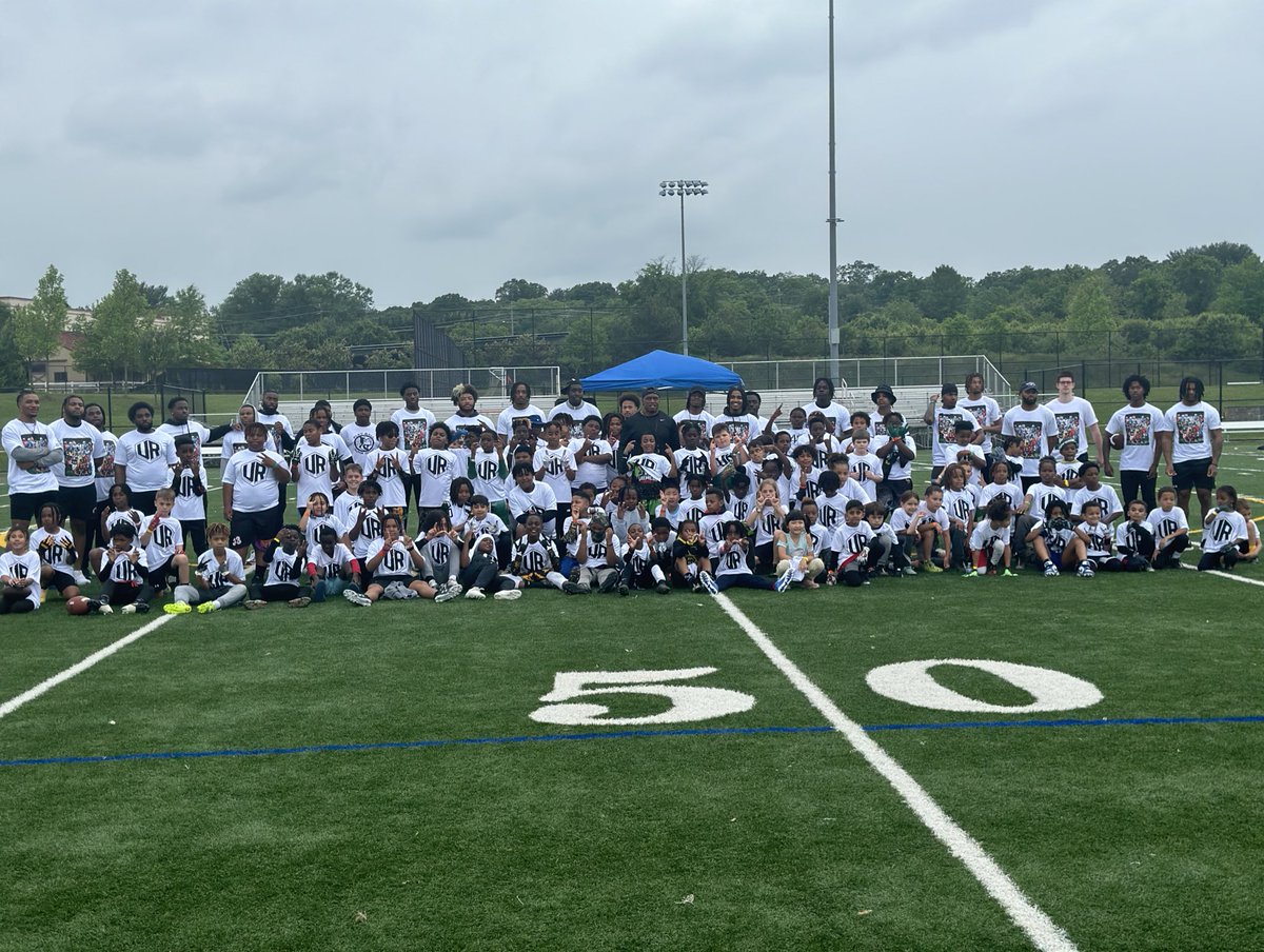 Excellent turnout for the @480Cares MoCo Football Clinic! Great to see so many community partners come together to deliver meaningful activities for our youth on their day off for Election Day.