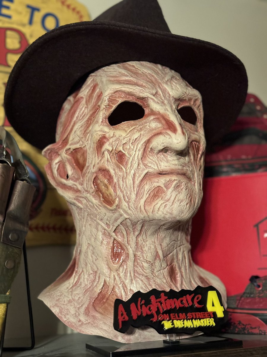 A Nightmare on Elm Street 4: The Dream Master Freddy mask by @TrickorTreat831 and display stand by WWickedDesigns on Etsy! #Horror