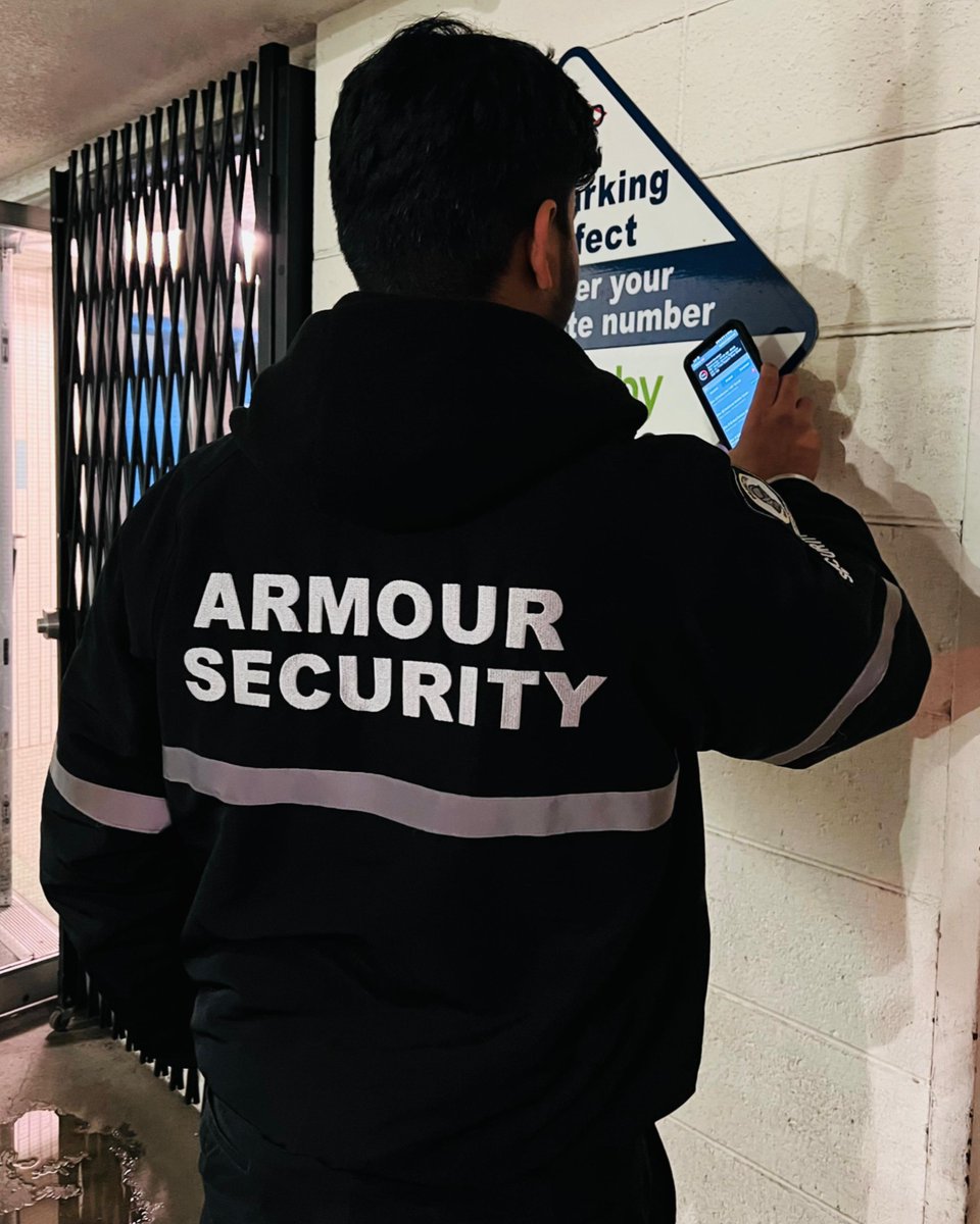 ArmourCorp's tweet image. Toronto, stay protected around the clock with our efficient mobile patrol services. Armour Security has got you covered! Visit armoursecuritycanada.com for more info. #TorontoSecurity #24HourProtection