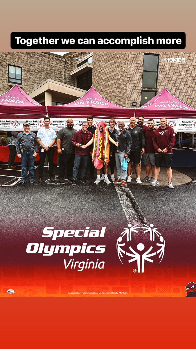 .@SolympicsVAsw @HokiesFB @EvanGWatkins247 Hokies helping when help is needed. Thank you @VaTechPolice Great event for Special Olympics and Hokies alike. #ThisIsHome