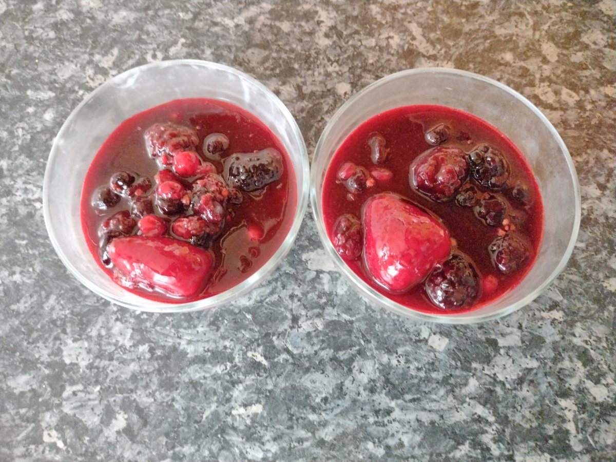 This week's @racheleats @guardianfood @GuardianFeast Panna cotta with (frozen) fruit compote. Perfect dessert. Easy to make, tasted great and mine was 'a firm consistency with a swaying wobble'. What more can I say! theguardian.com/food/article/2…