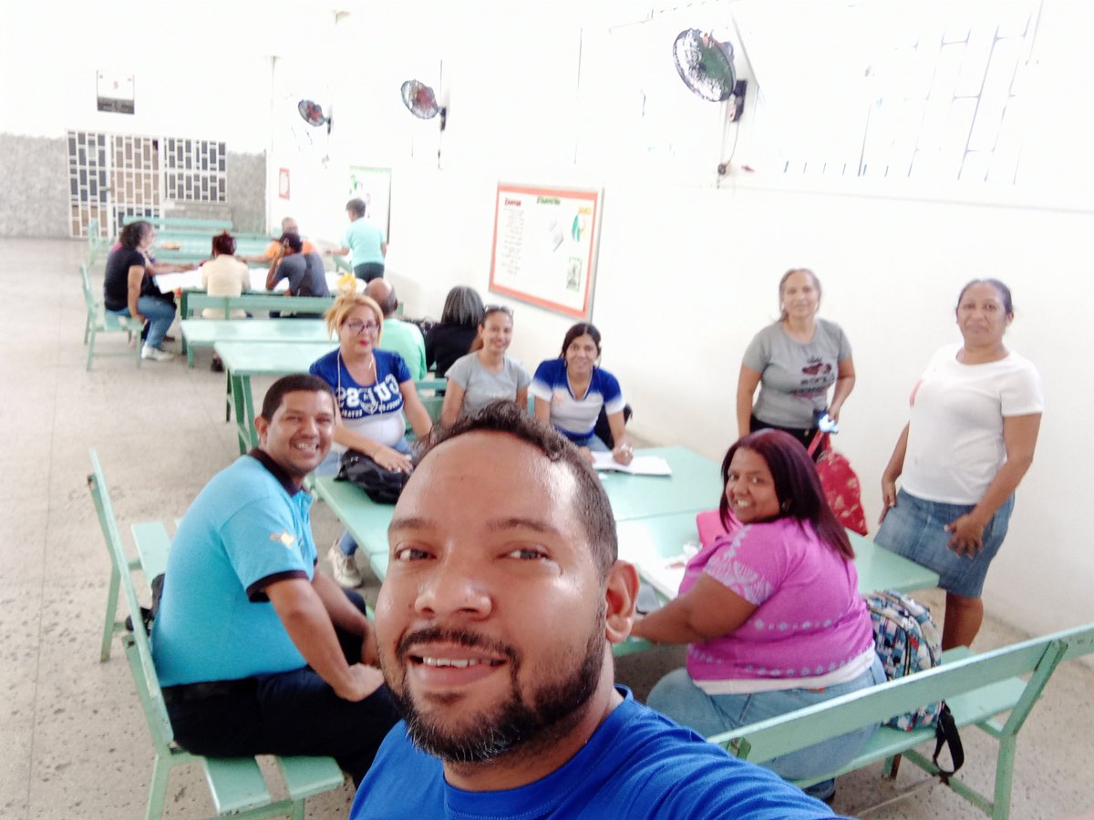 Reunión del Equipo CDCE Municipio Santiago Mariño con la Madrina Política del Municipio Profe María de la Paz Rigueiro para Orientaciones de Actividades a efectuarse en el Municipio.