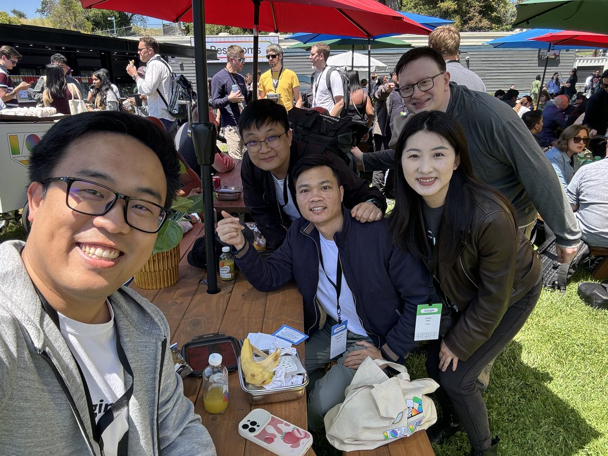 It’s great to meet <a href="/ZoeyFan723/">Zoey Fan</a> and <a href="/lucheng01/">Luke Cheng</a> at #GoogleIO
