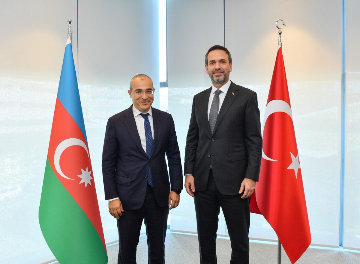 Azerbaycan Ekonomi Bakanı Mikayil Cabbarov: Türkiye ve Azerbaycan arasında 'Doğal Gaz Alanında İş Birliği Anlaşması' imzalandı. Türkiye-Azerbaycan işbirliği Avrupa’nın enerji güvenliğine katkı sağlayacak.
