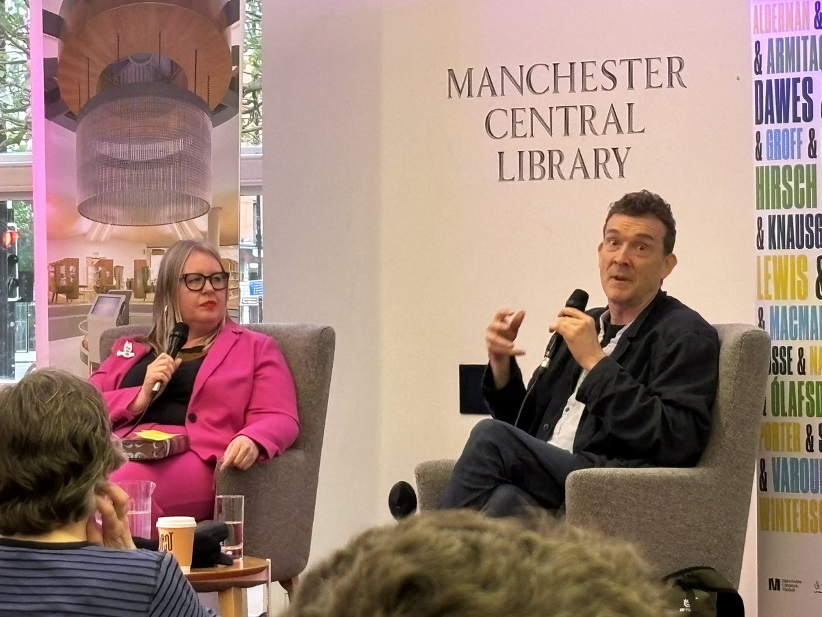 A wonderful evening at Manchester Central Library with the fabulous David Mitchell, talking about Cloud Atlas - He describes it as his ‘wheelie moment’ novel, celebrating 20 years @MancLibraries @McrLitFest