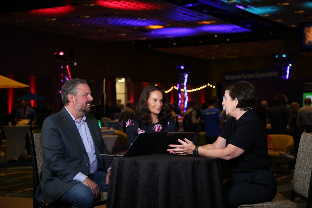 theCUBE's tweet image. Answering your #AIinfra questions ⚡ #theCUBE analysts are on-site with @NetApp
theCUBE.net

Exclusive insights with @NetAppCEO and @GabieBoko as our analysts get details on the company’s latest unified data storage launch.

🔴 We’re live now!
…