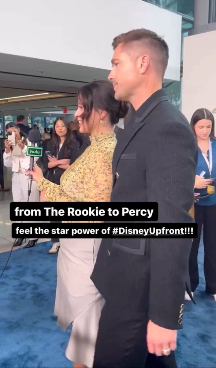They look good 😁👍#EricWinter #MelissaONeil #TheRookie