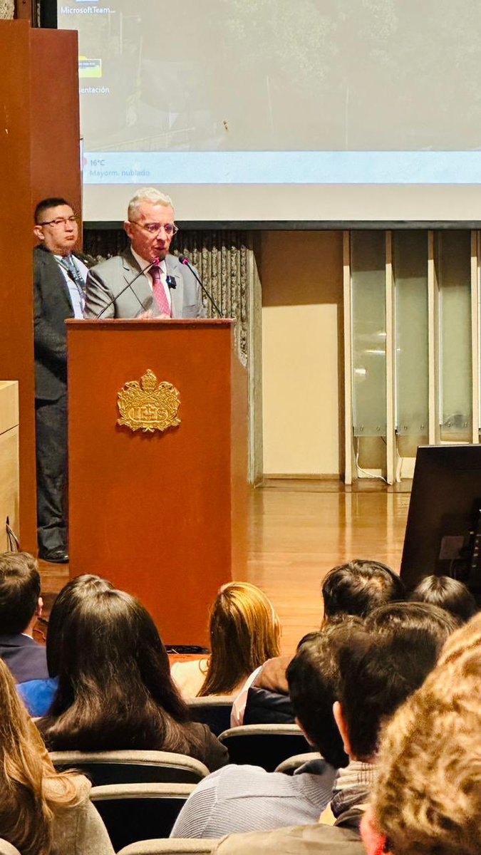 Gracias a la Universidad Javeriana por la invitación a dialogar con estudiantes y profesores en la clase de Derecho Laboral Individual.