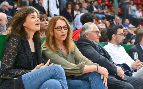 MatthieuMarot7's tweet photo. 🏀✍️ L'avenir du Limoges CSP entre les mains de Céline Forte.

Les dernières infos du @LePopu_sports d'une longue journée... 

https://t.co/wH1vQwX6nf https://t.co/lqJqZIJaaE