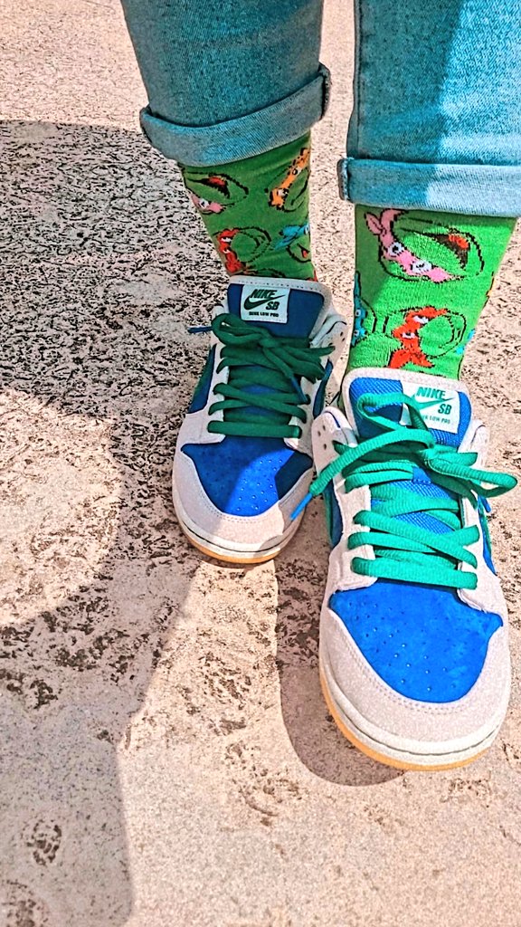 Malachite is best known for its emotional healing properties!! Find your CHAKRA!! pair secured at the dopest Skate shop in Central Florida @house_drift 
Fat tongue life attributed to @nikesb 
#nikesb #Nike #nikegirls #chakra #malachite #ninjaturtle #wearyourkicks #sneakerhead