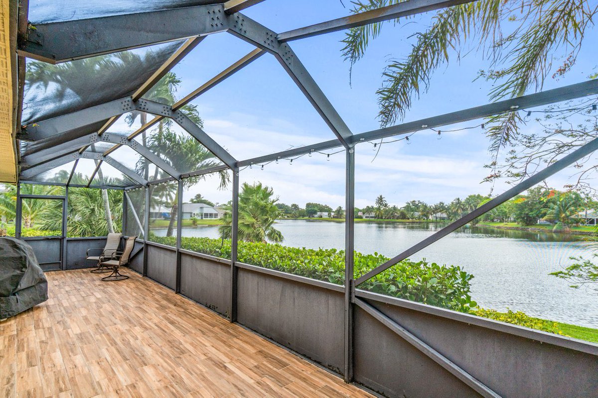 New Listing presented Exclusively by The Morris Group at Lang Realty!

Listed at $520,000
3 Bedrooms | 2 Full Bathrooms | 1,632 SqFt. | Lakefront | 2 Car Garage

#themorrisgroupatlangrealty #themorrisgroup #langrealty #realtor #realestate #openhouse #boyntonbeach