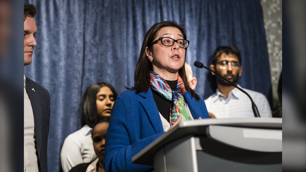 CP24's tweet image. #BREAKING: Toronto’s top doctor Dr. Eileen de Villa announces resignation
cp24.com/news/toronto-s…