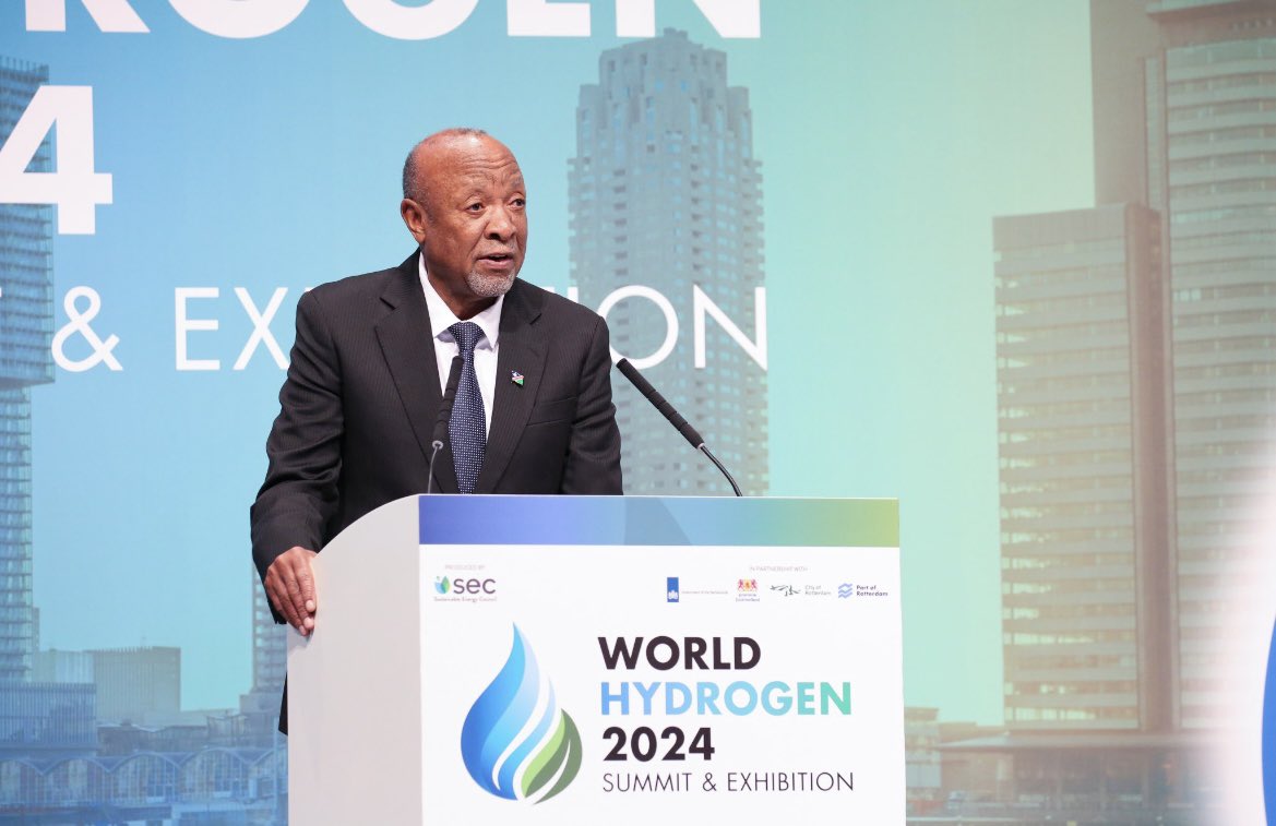 “Namibia has always harboured a desire to become an indispensable logistics hub to the SADC region. To enhance this ambition, we are now developing an ammonia bunkering hub & a GH2 powered train to decarbonise shipping& long-haul logistics routes” 
Pres Mbumba 
#worldhydrogen2024