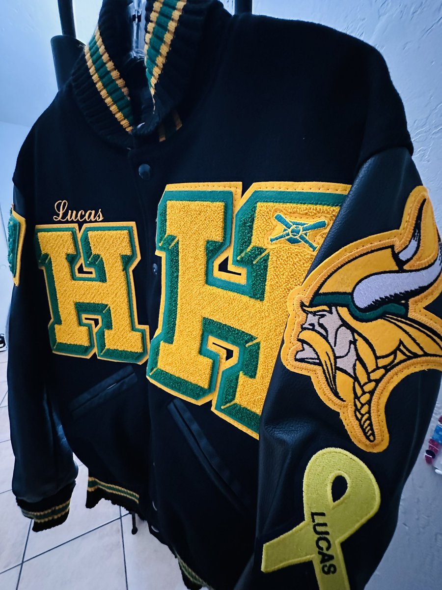 christinadgee's tweet image. Holtville’s Little Legend💛💚🤍♾️