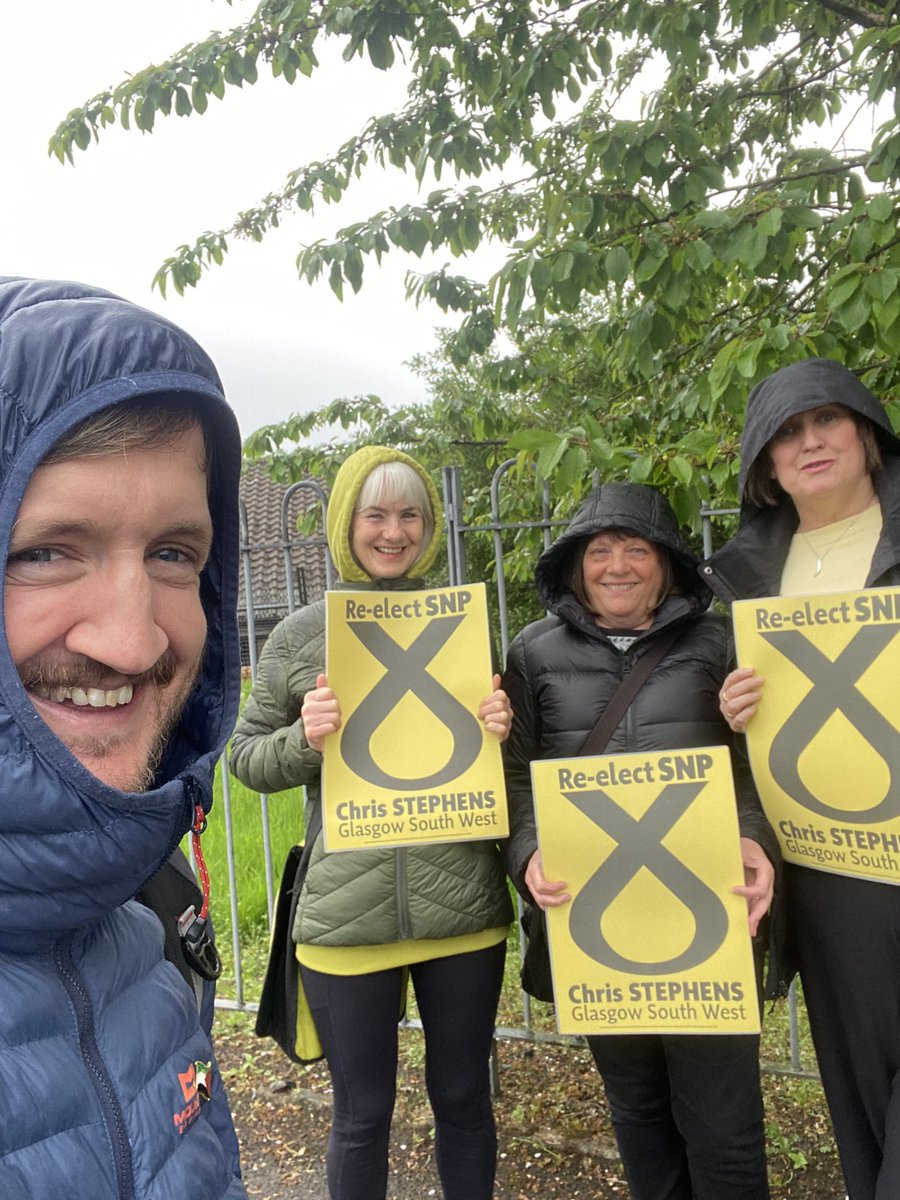 A glorious Scottish summers evening for campaigning for @theSNP in Pollok We may have been a tad damp but the responses certainly weren’t for @GSW_SNP candidate @ChrisStephens as voters know only by voting SNP will you have a strong Scottish voice fighting for independence at WM