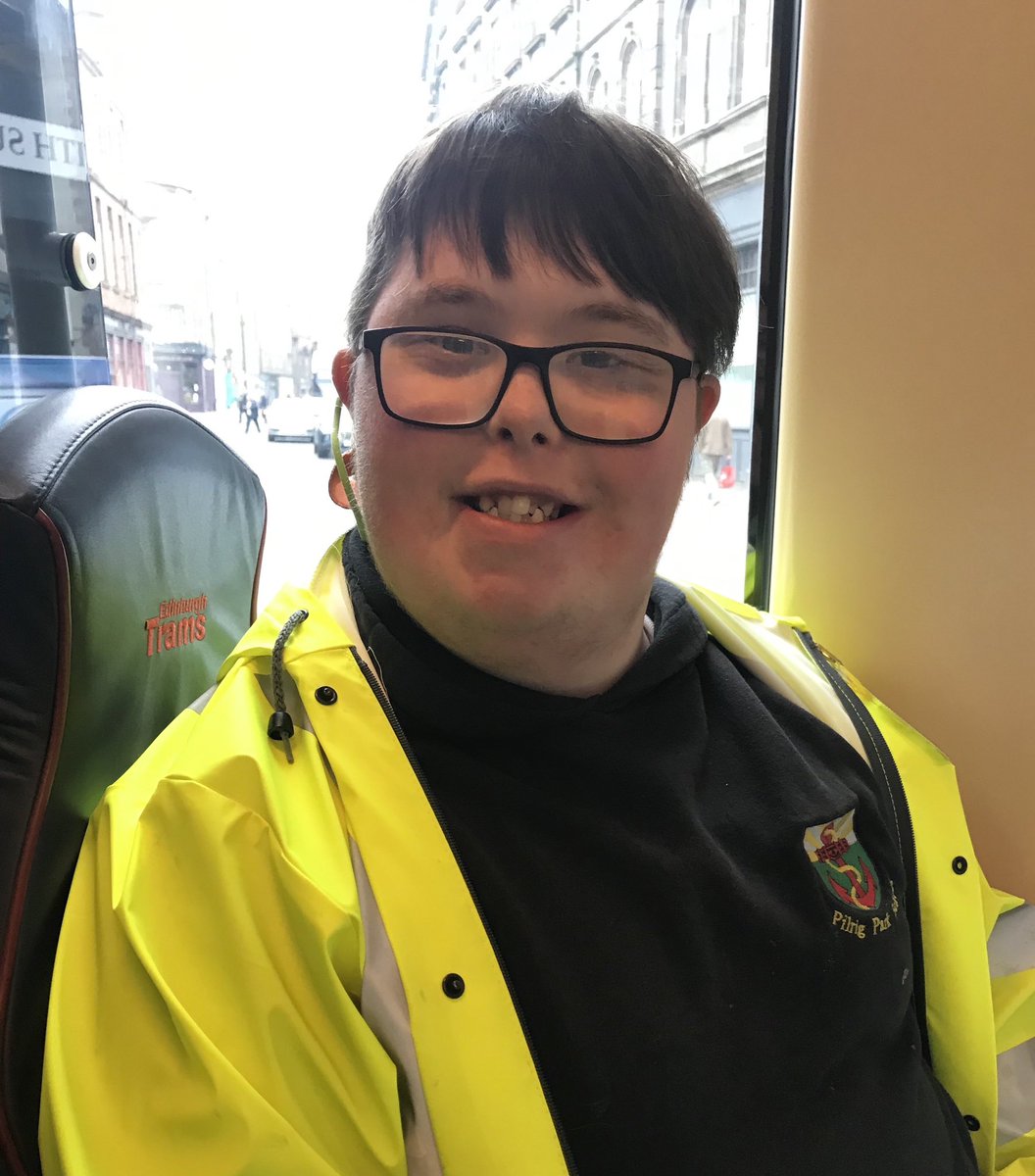 The Roadwise group visited Bill, the community champion at Tesco, Duke Street today. We travelled by tram to deliver a Head Teacher’s Award & a Gold Badge to say thank you for our shopping trip there a couple of weeks ago. @ASDANeducation #TescoDukeStreet @Tesco @TramstoNewhaven