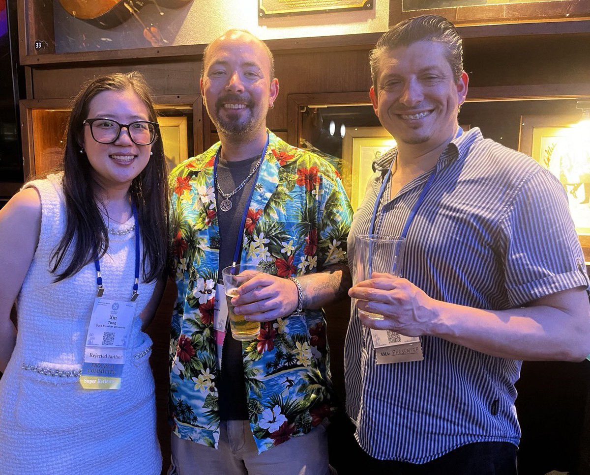 Great gathering with my post-doc mentor <a href="/pabloeparedes/">Pablo Paredes</a> and lab mate <a href="/mattm401/">Matthew Louis Mauriello</a> at #CHI2024 Chinese CHI party last night 🤞🤞🤞

we missed you Lawrence <a href="/lawhkim/">Lawrence Kim</a> ❤️