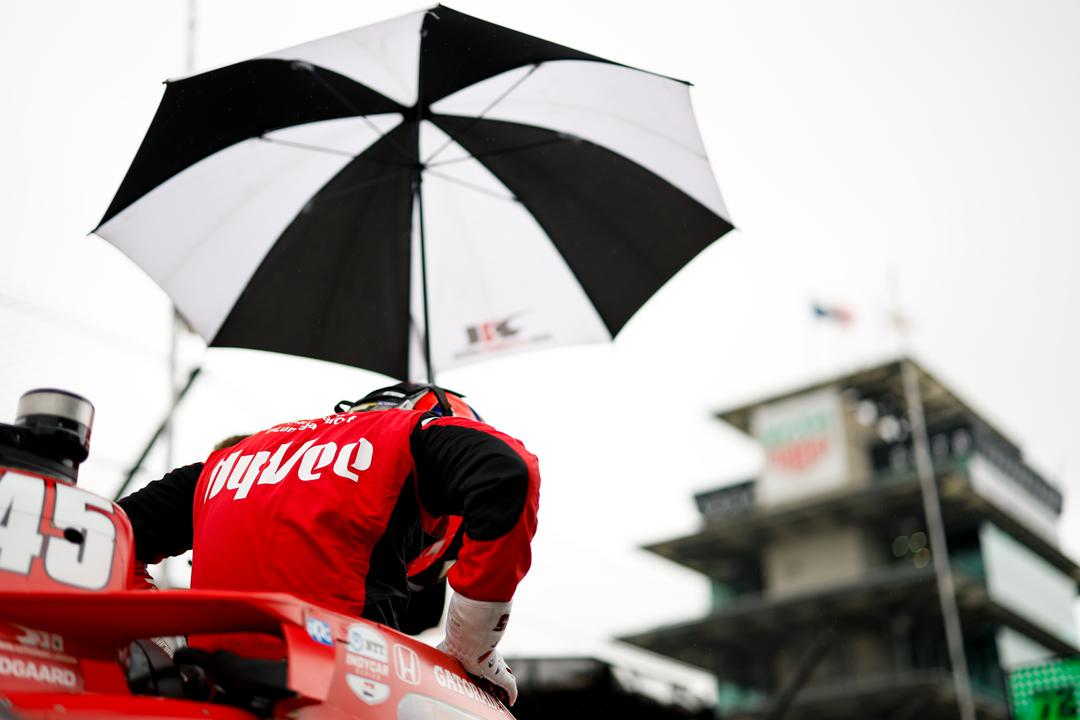 The rain came down on the opening day of #Indy500 practice with just 23 minutes of running for the drivers ☔️ Fingers crossed that the weather will improve for tomorrow's practice session 🤞☀️ #Honda #PoweredByHonda #INDYCAR