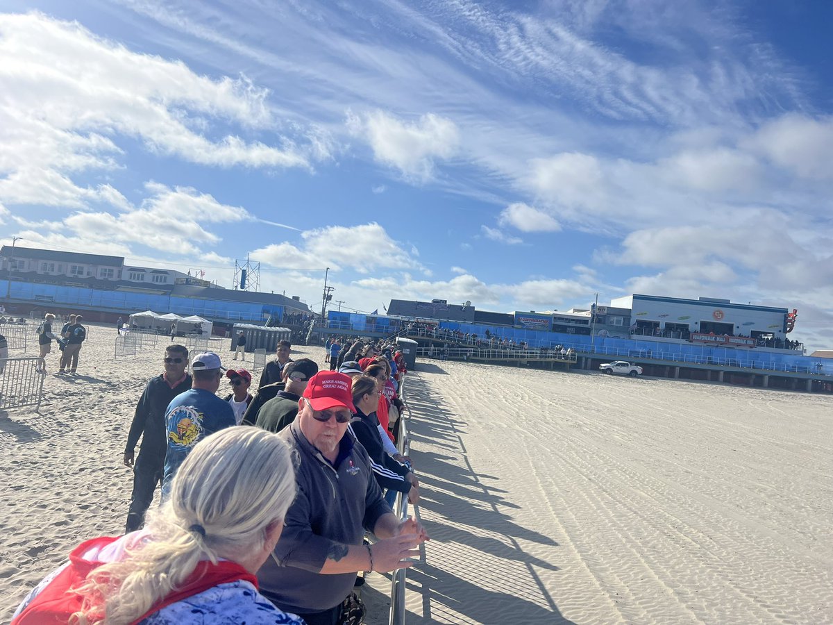 It was such a thrill to experience the Saturday’s Trump rally on Wildwood Beach. Here are some of my photos.