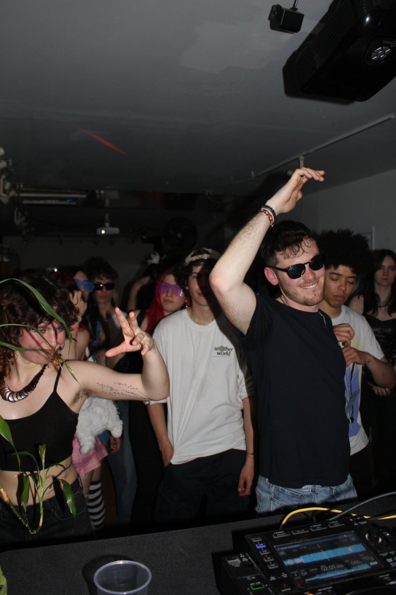 Toronto Rave tweet media