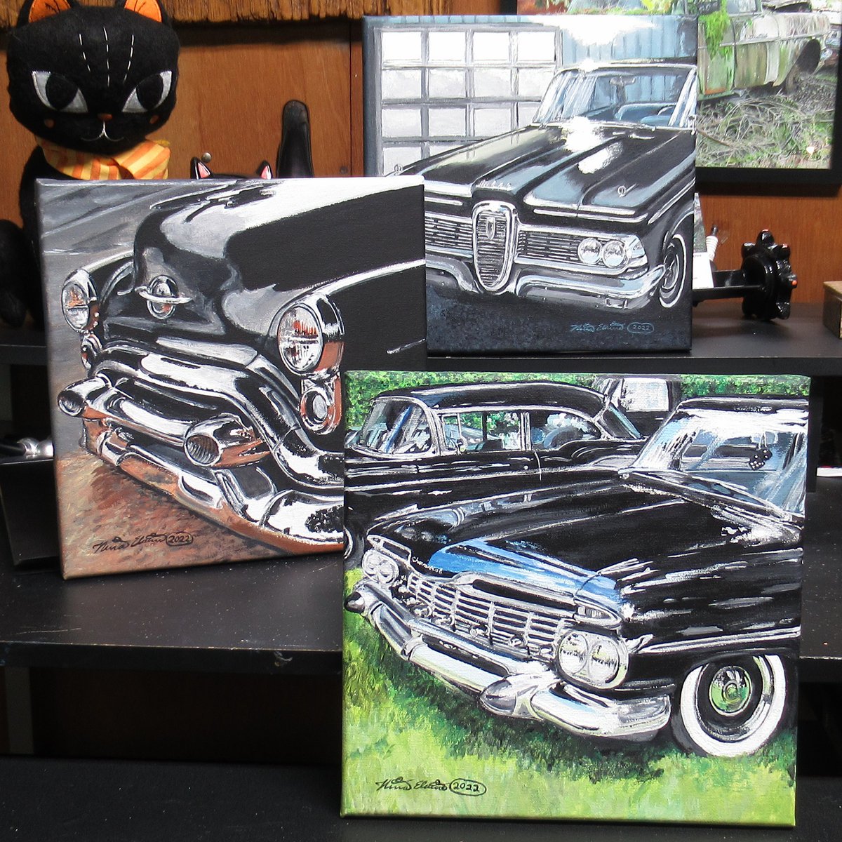 On this day in 2022, I shared the trio of artworks for my Shades Of Black series.

#artist #classiccar #art #traditionalart #throwback #acrylicpainting #painting