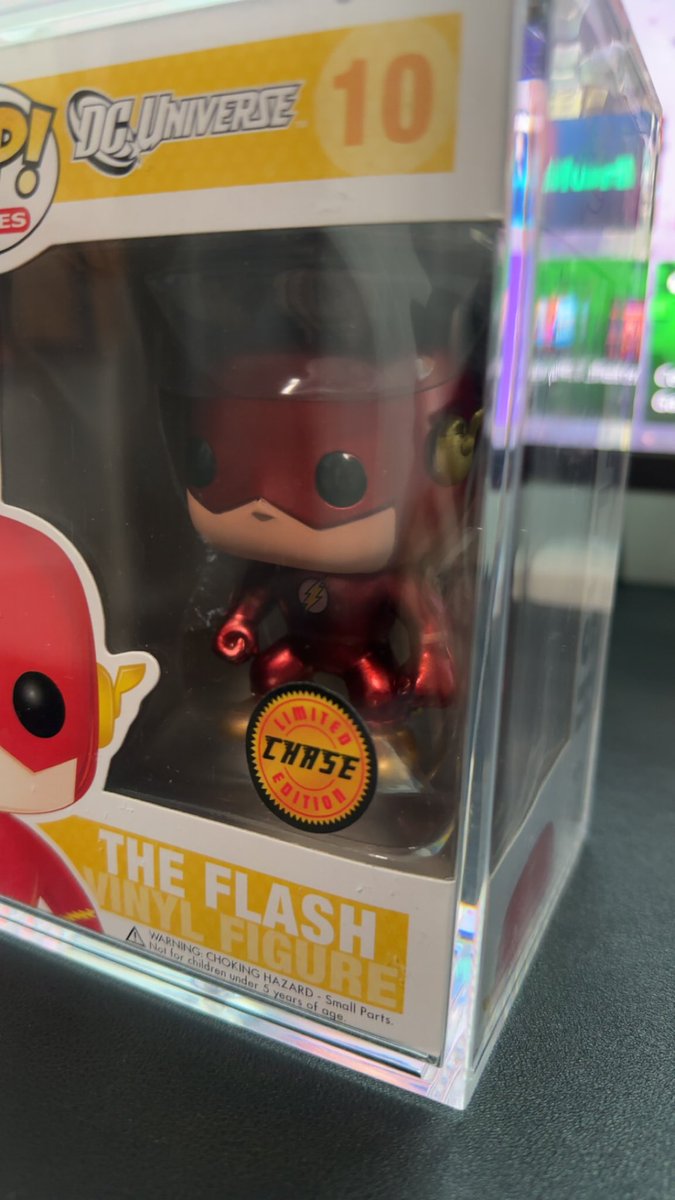 #Mailcall Had one last Grail to come in my obsession with the flash is something lol glad to add this 10 year old pop and one of the original boxes with the yellow. Love the Metallic on this one. 
#FunkoPops #funkopopcollection #TheFlash #FunkoFam