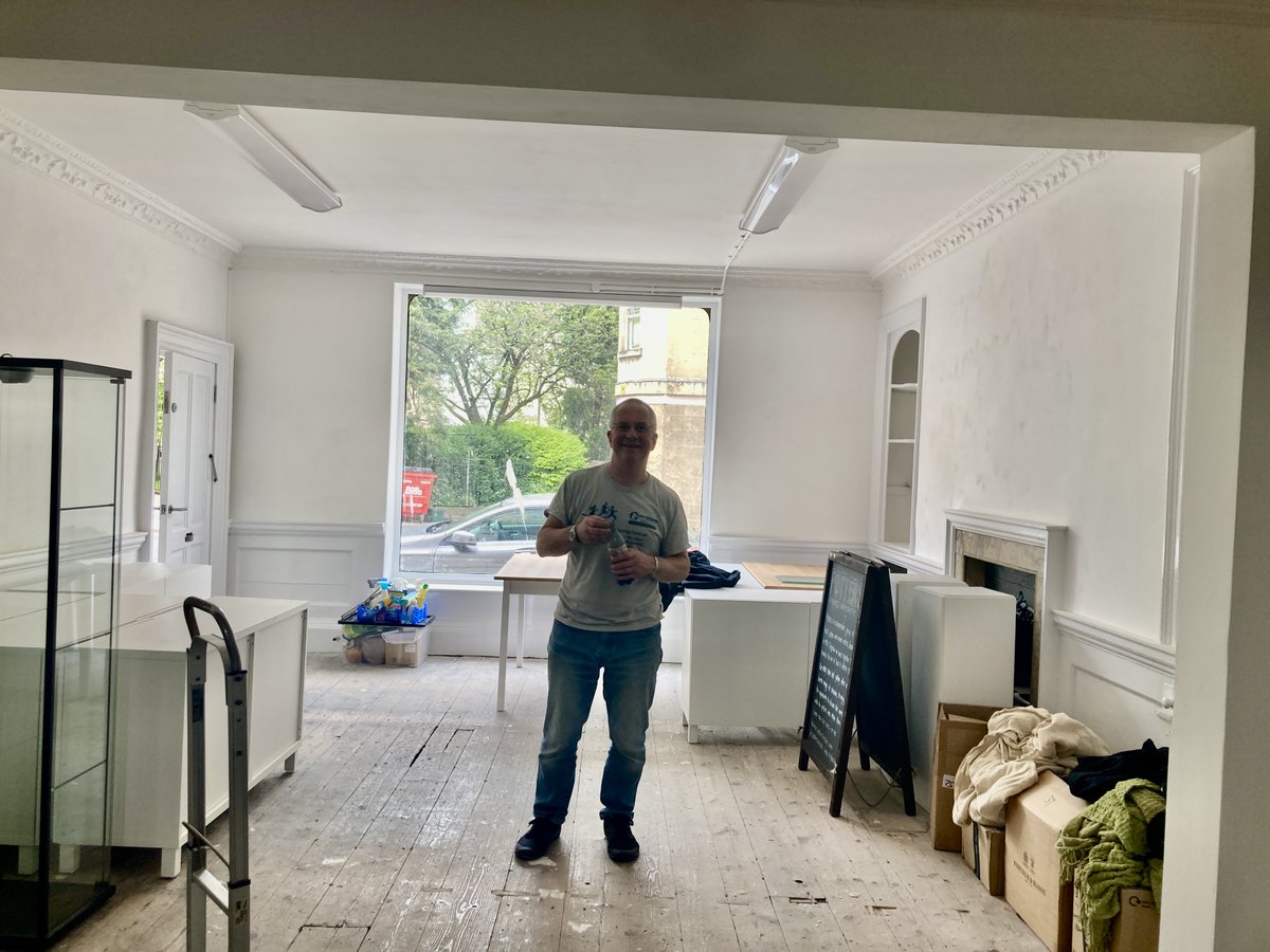 Today husband Trevor Lilllistone signed the lease for a new shop on St James Parade, Bath. It will be called Craft, broadly interpreted, and include ceramics, textiles, jewellery, and prints, opening the first weekend of July! @VisitBath @Beauxartsbath @msiagirl I'm so proud!