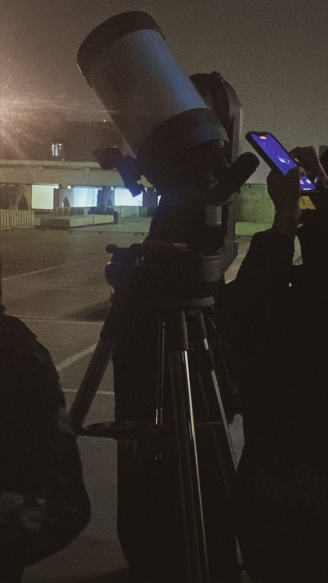 أحد أهم اسباب الإشتياق للرياض هو التلسكوب. بس وأخيرًا، أنا رصدت الليلة.. وما كان أية رصد♥️

أنبسطت بكل أحد جاء اليوم
You made the moon's glowing allure distinct🌟