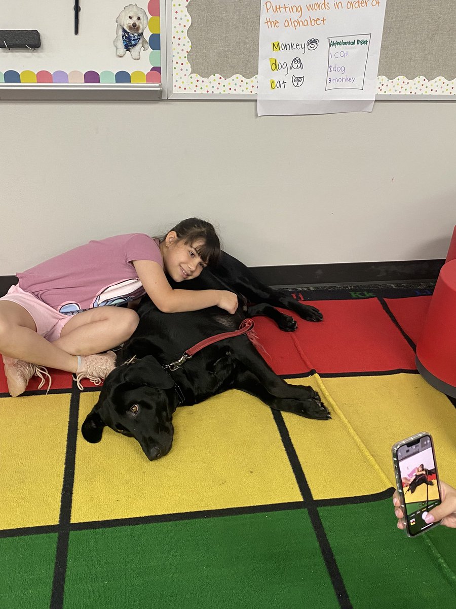 One of the 3 Leading Lenny winners. We had so much fun visiting pre-k bilingual and 1st grade. This <a href="/BlackBearkats/">Black Elementary</a> also read to me in English snd Spanish! Congrats friend! Thank you!!
#HeartOfABearkat #INeedThemMoreThanTheyNeedMe