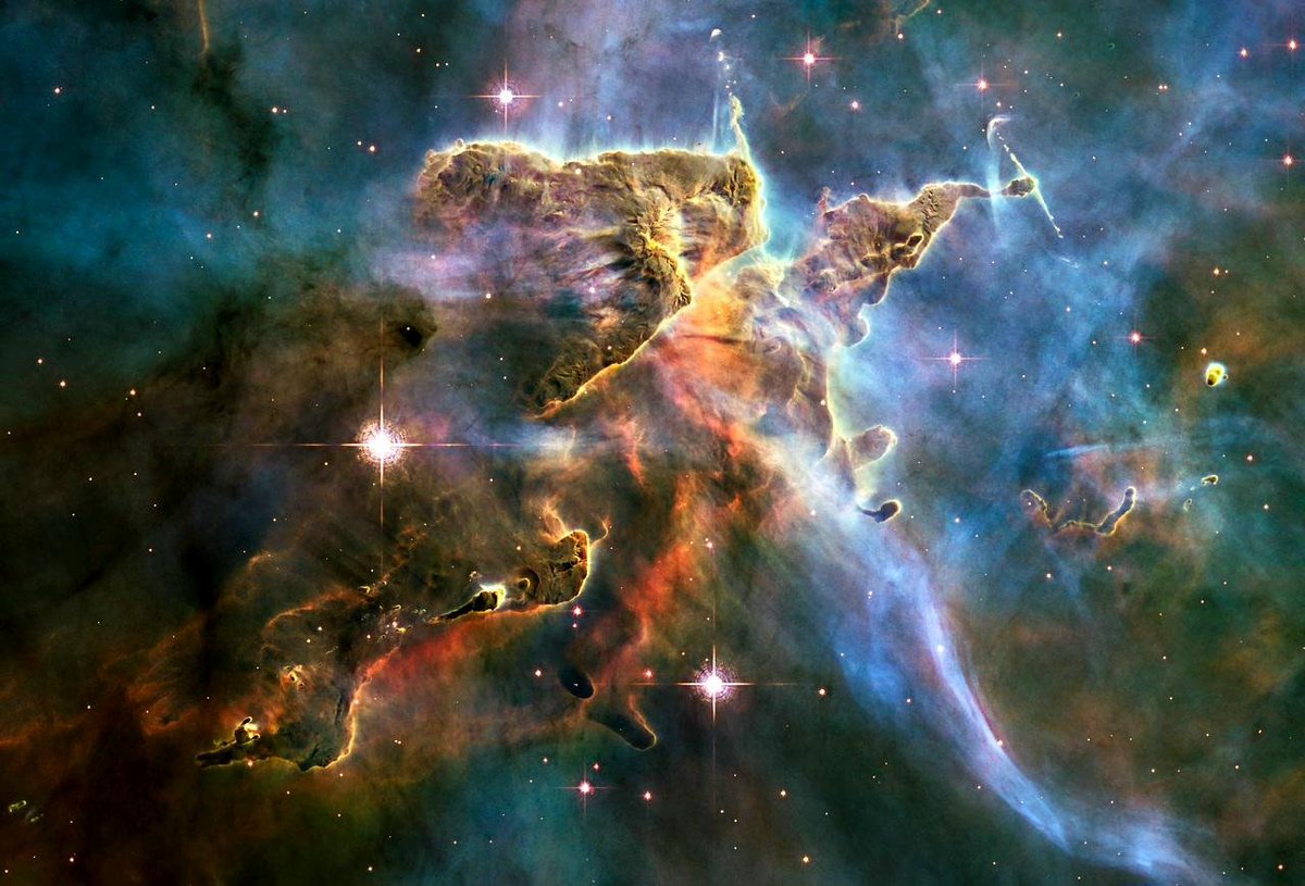 Hubble captures spectacular “landscape” in the Carina Nebula