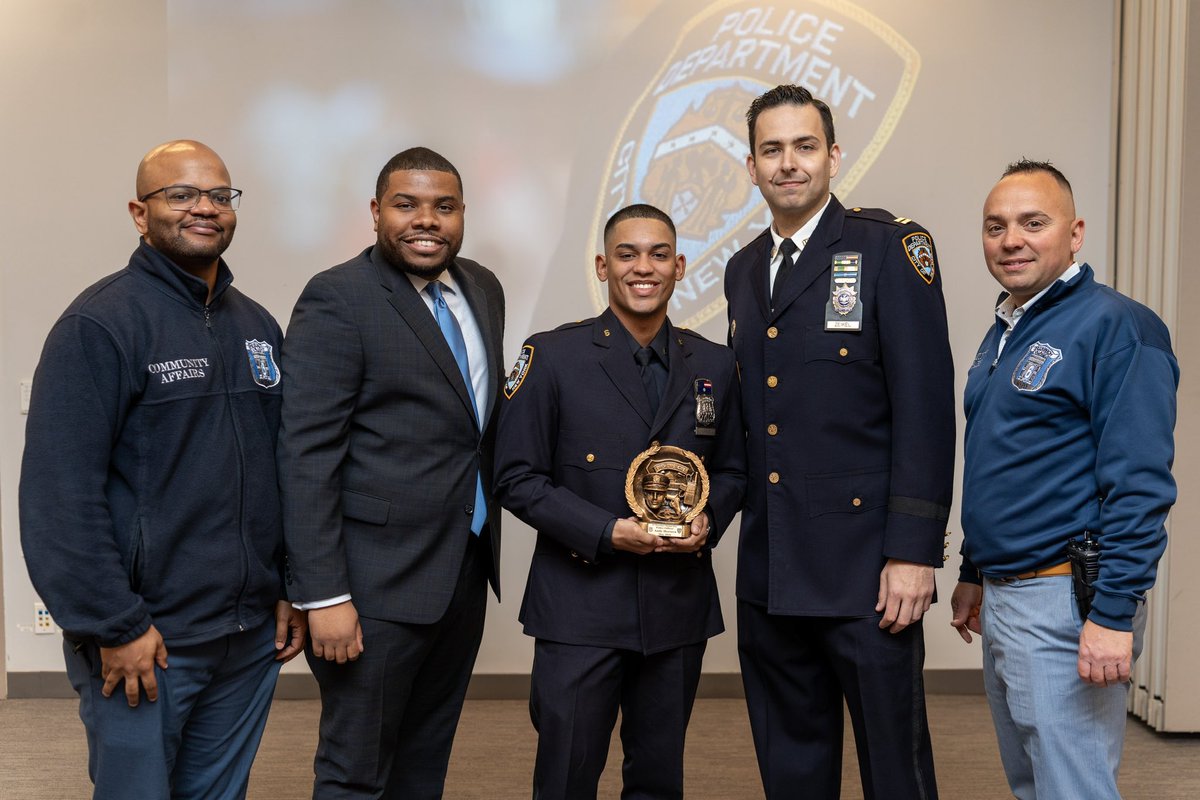 Meet Officer Andy Herrera from @nypd6pct. Born in Dominican Republic & immigrated to the US at the young age of 7. He achieved the American dream by serving in the @USNavy, graduate of John Jay College & @NYPDnews officer. Today we celebrate his award for outstanding arrests!
