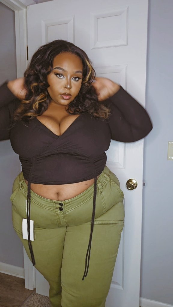 annatheegreat's tweet image. 