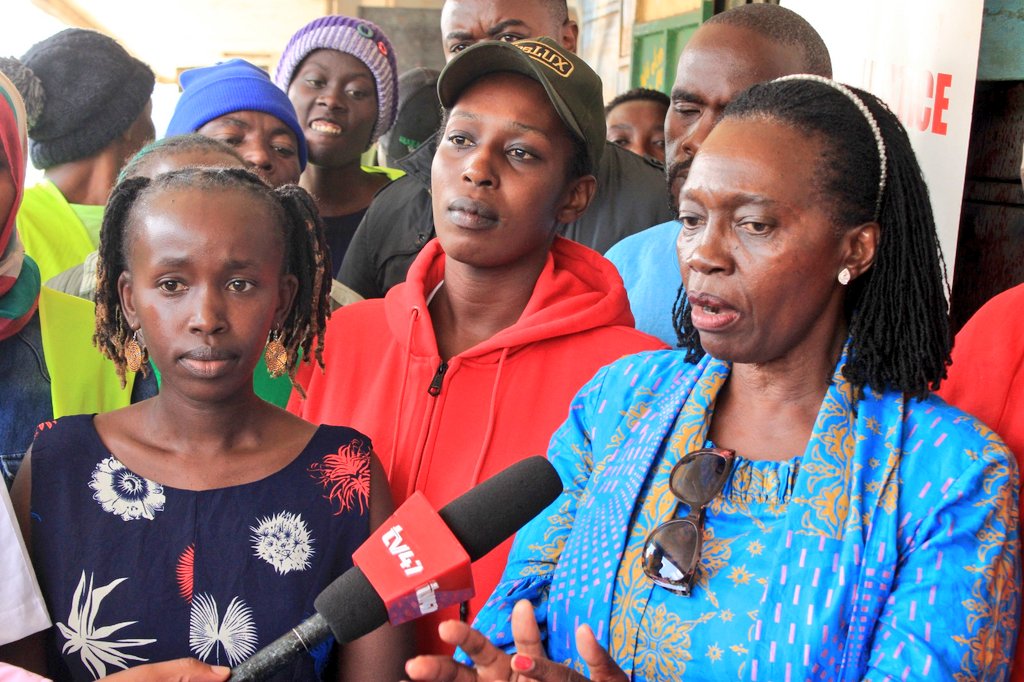 Today we were with @MarthaKarua in @MathareSJustice as we show solidarity with the victims of floodings and also address the issues of Forceful eviction that is going on in mathare and Mukuru. We must stand with the people who are evicted as we address article 43.