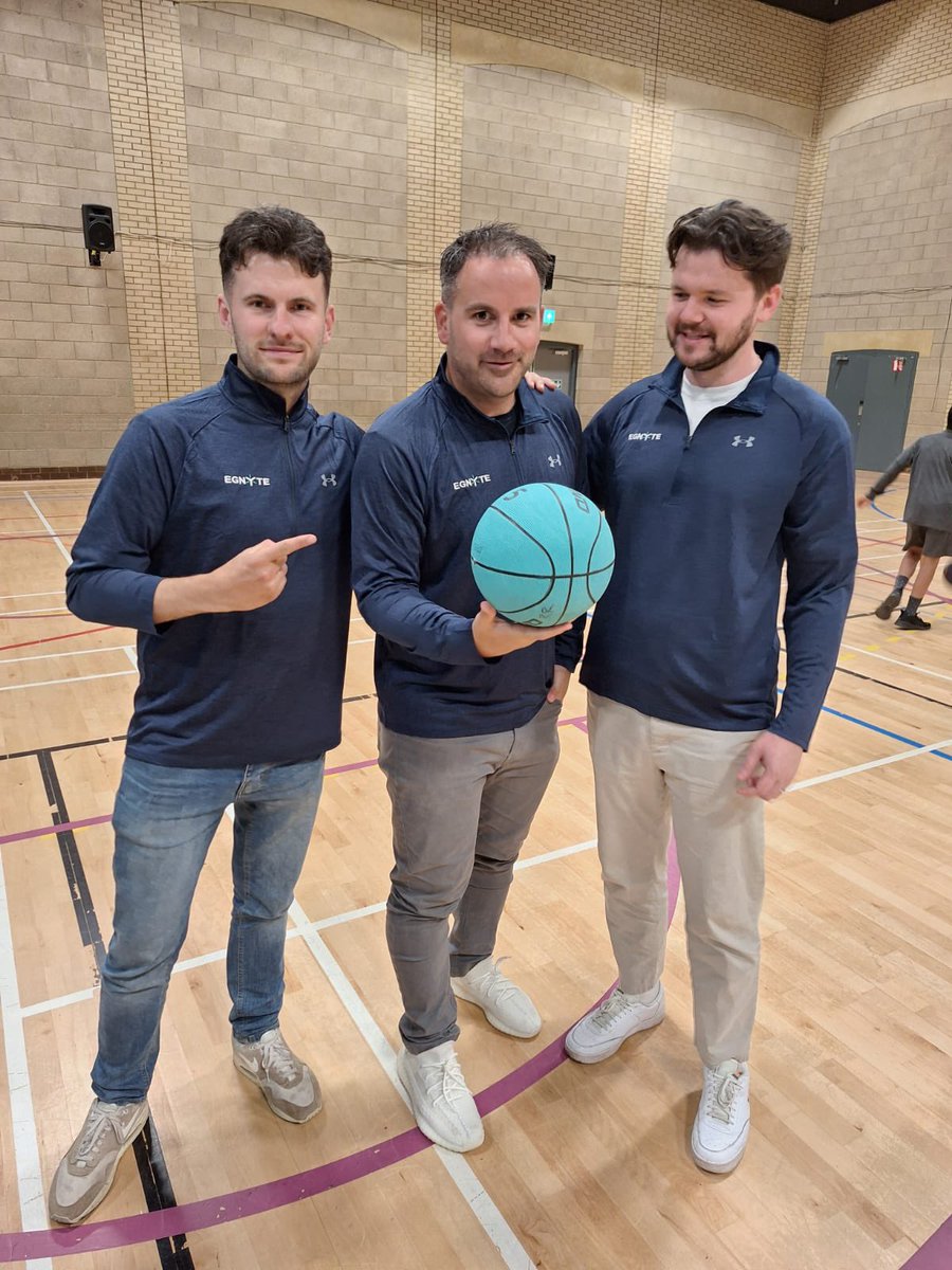 As part of @rocketsreading support of #MentalHealthAwarenessWeek we are encouraging all our members to move for their mental health. Today we were joined by some of the team from @Egnyte to try their basketball skills at one of the Rockets hubs . #communityengagement