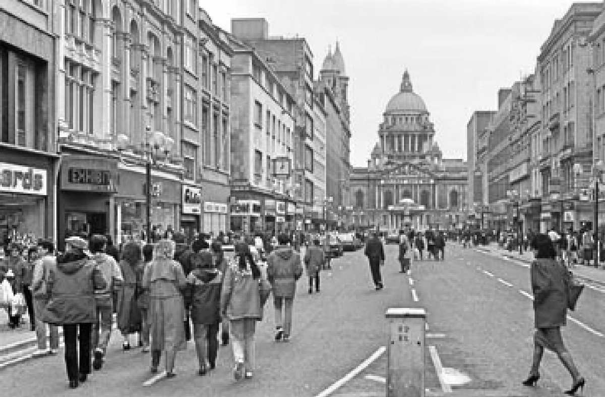 Donegall Place, Belfast. c1986. (APR)