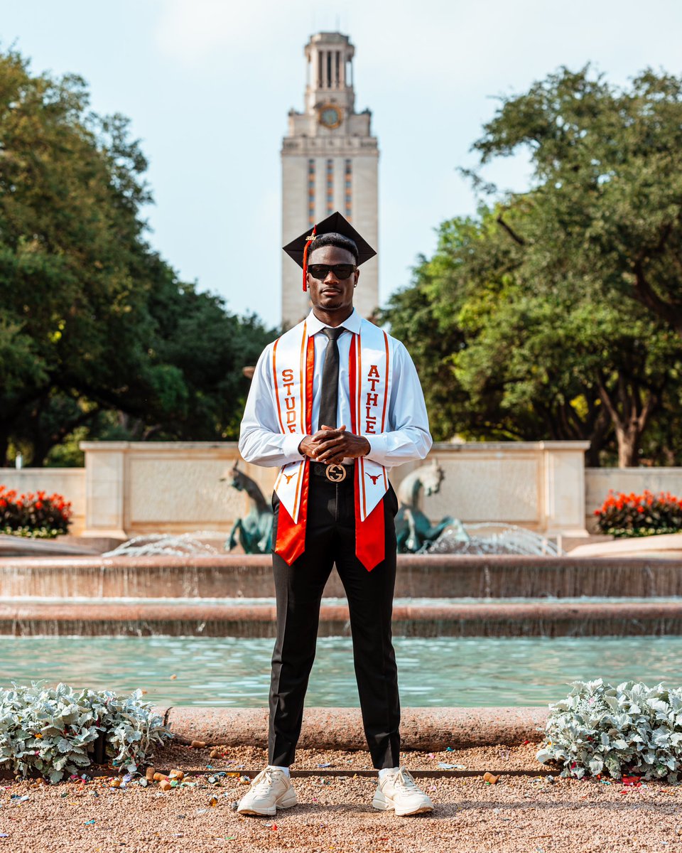 TheRyanWatts's tweet image. College Grad